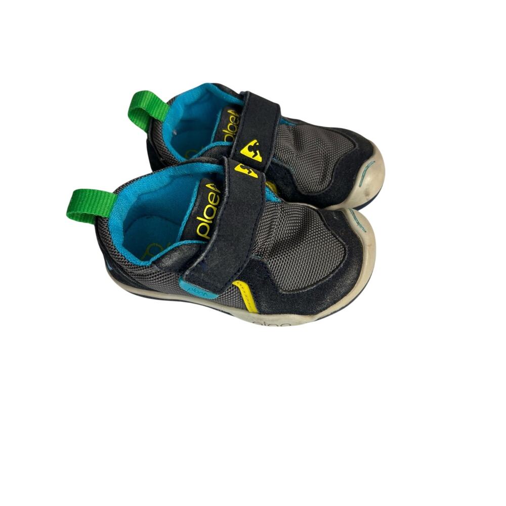 Plae Ty toddler sneakers Child Size 5